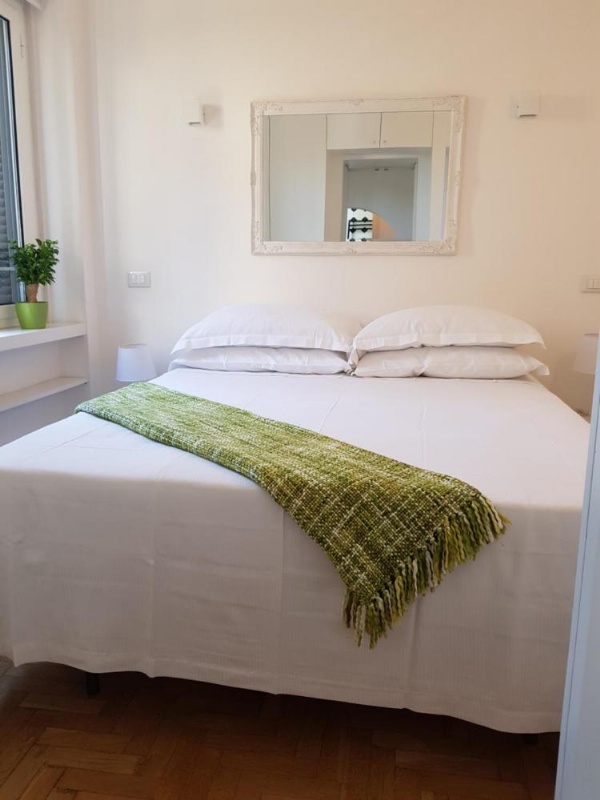 Erida 2 Apartment Spanish Steps image 10